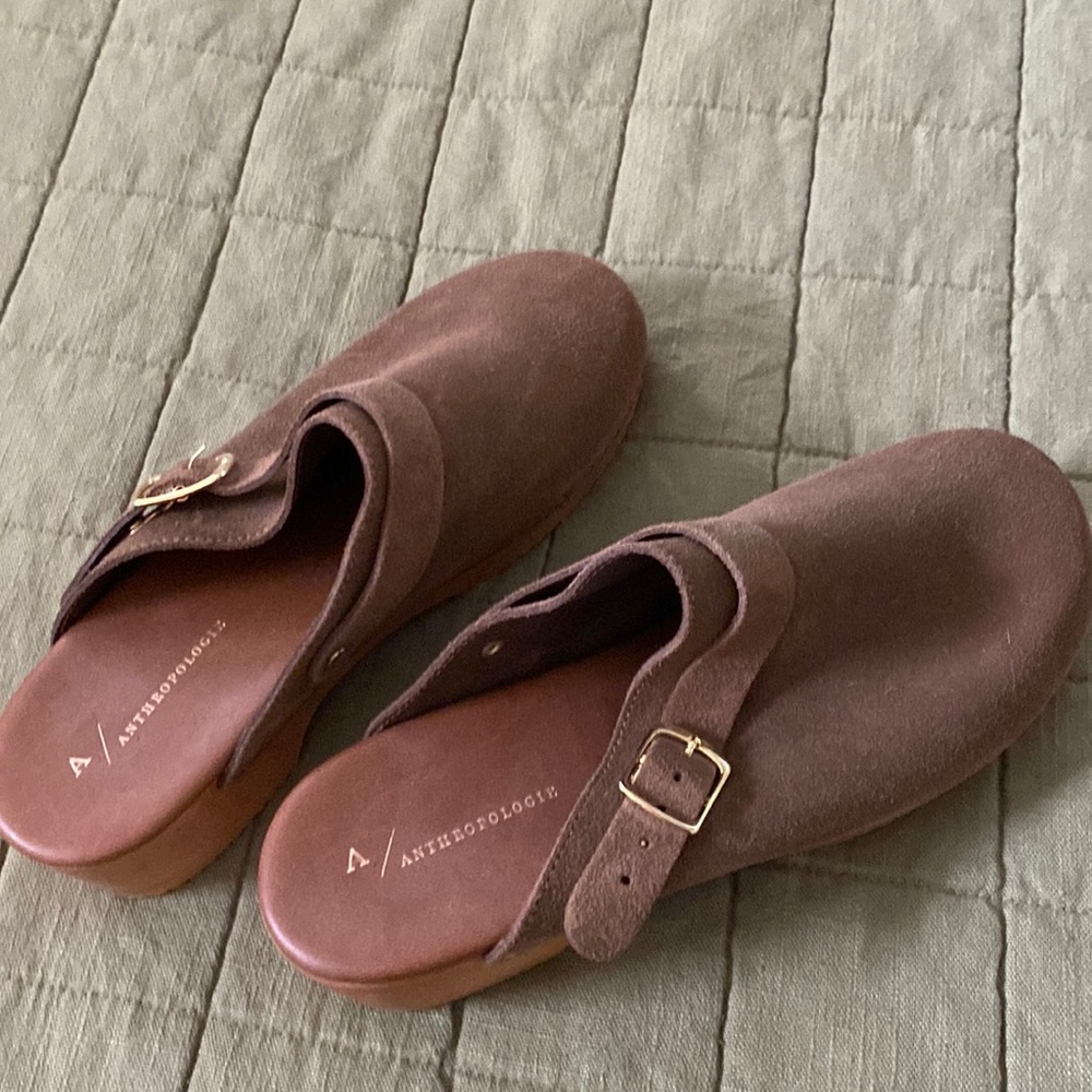 Anthropologie clogs. Size 41. Fit like US 10. Like new condition.